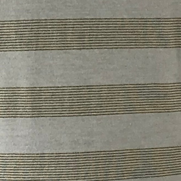 *4/$20* Kim Rogers Cream & Gold Stripe Blouse Top - Picture 6 of 6